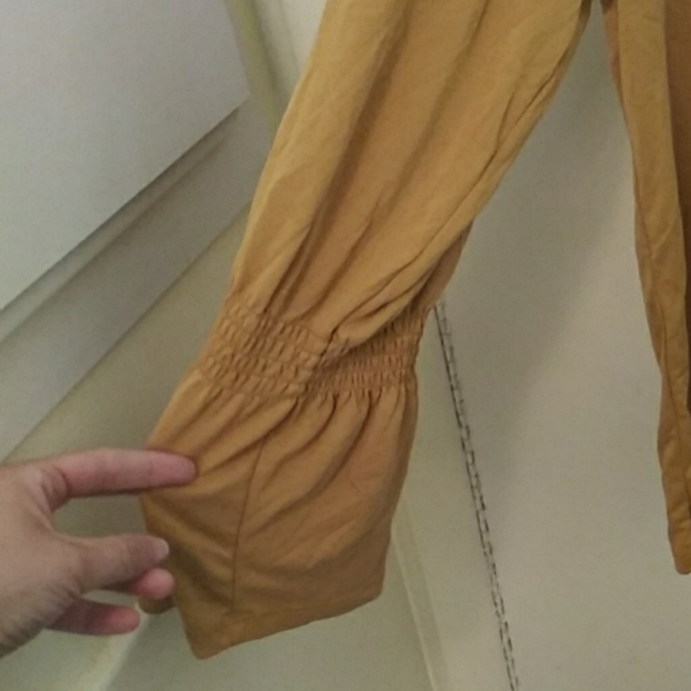 Mustard yellow soft blouse - Picture 3 of 3